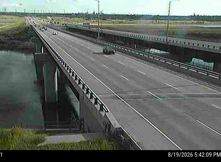 Latest Alberta 511 image at Anthony Henday Drive at North Saskatchewan River (east)
