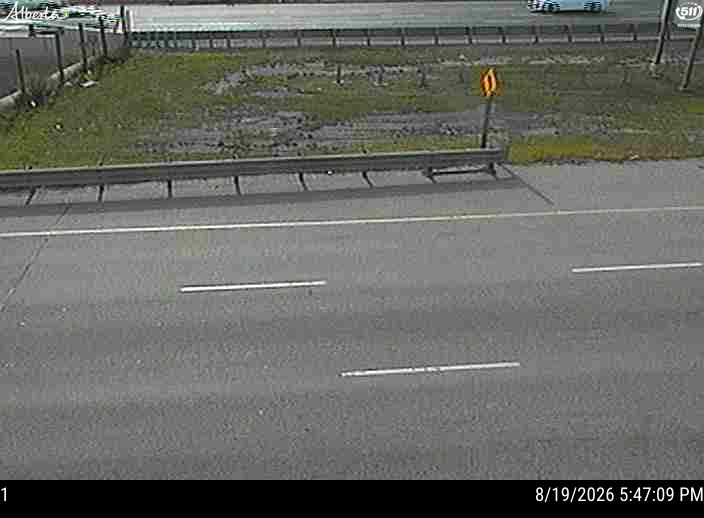 Latest Alberta 511 image at Anthony Henday Drive at North Saskatchewan River (east)