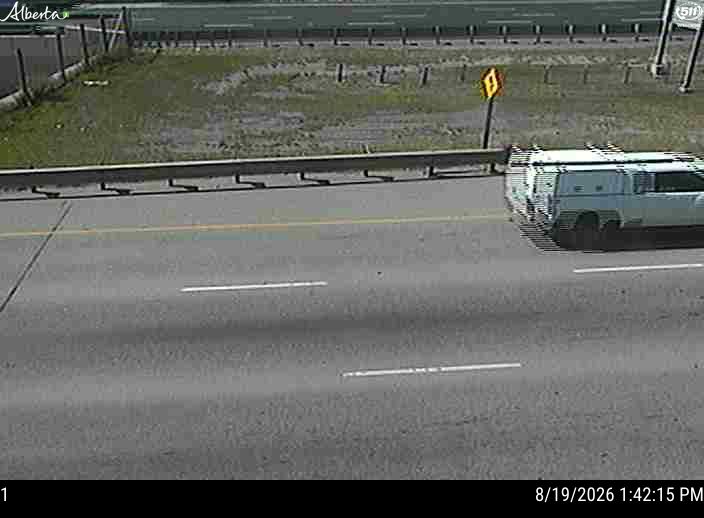 Latest Alberta 511 image at Anthony Henday Drive at North Saskatchewan River (east)
