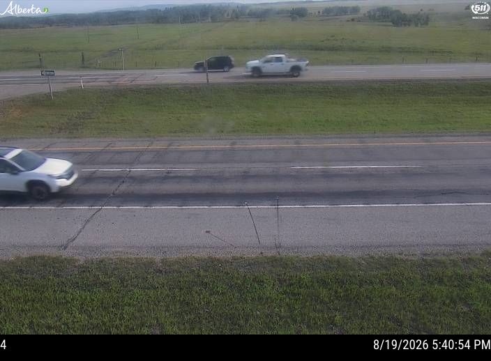 Latest Alberta 511 image at Hwy 1: West of Hwy 22 Overpass