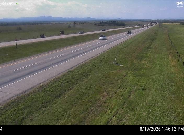 Latest Alberta 511 image at Hwy 1: West of Hwy 22 Overpass