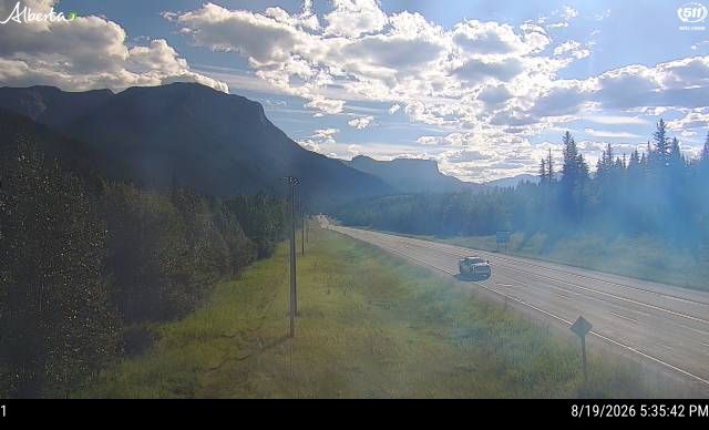 Latest Alberta 511 image at Hwy 16: East of the Jasper Park Gate
