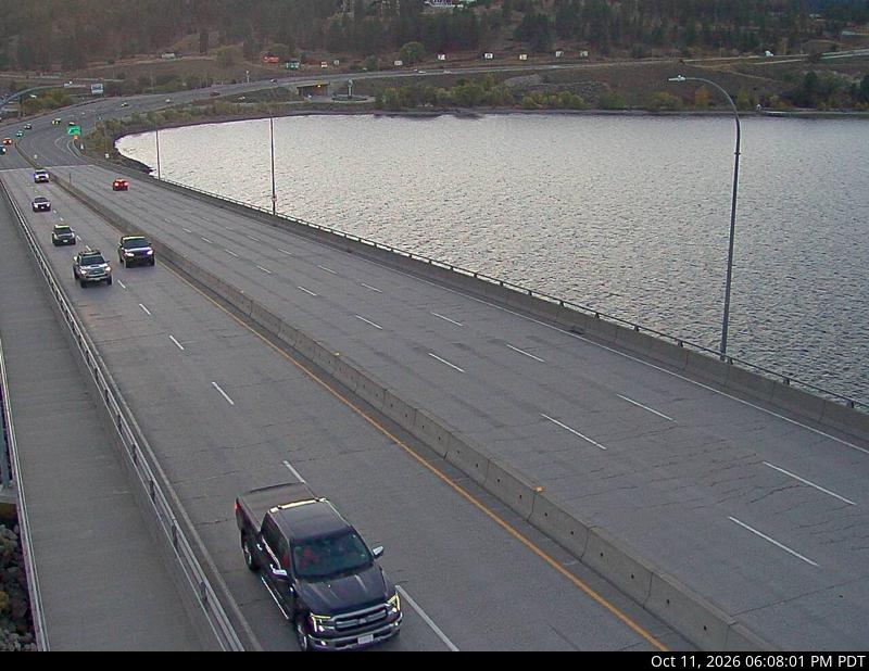 Latest DriveBC image at WR Bennett Bridge 04