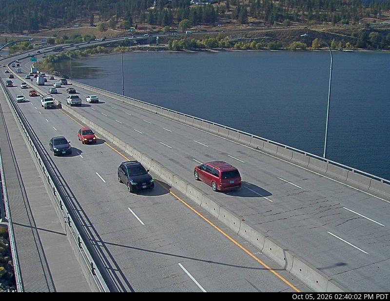Latest DriveBC image at WR Bennett Bridge 04