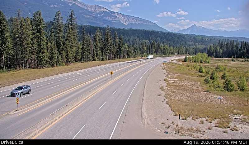 Latest DriveBC image at Donald Bridge - E