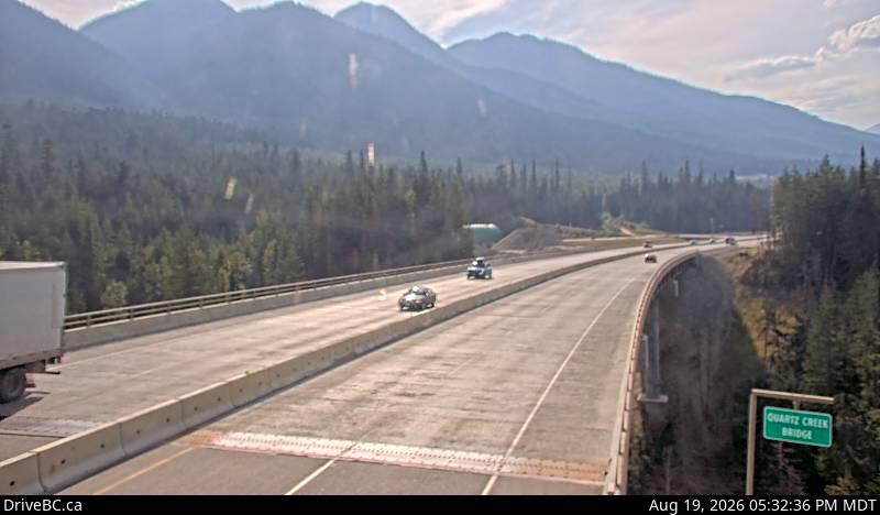 Latest DriveBC image at Quartz Creek - W