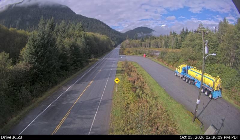 Latest DriveBC image at Rainbow Summit Chain-Up Area