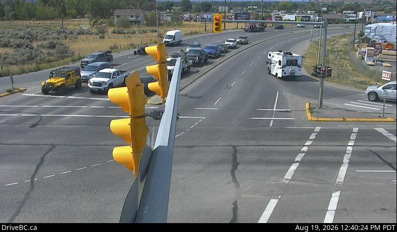 Latest DriveBC image at Halston Avenue / Paul Lake Road - W