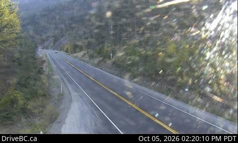 Latest DriveBC image at Bromley Rock - E