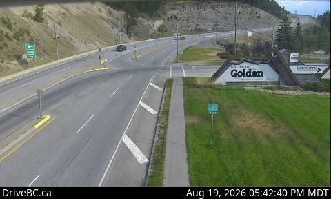 Latest DriveBC image at Golden eastbound