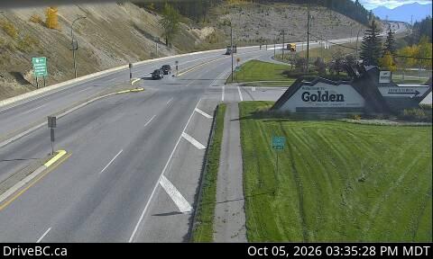 Latest DriveBC image at Golden eastbound