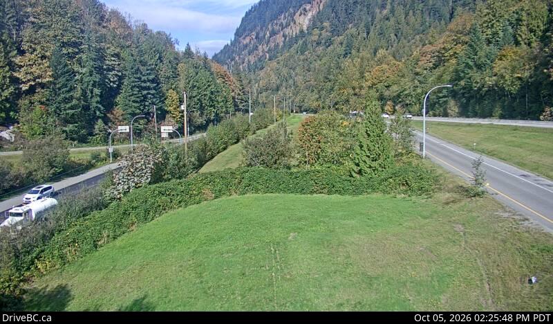 Latest DriveBC image at Herrling Island Overpass - E