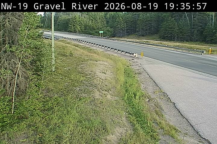 Latest Ontario 511 image at Highway 17 near Gravel River