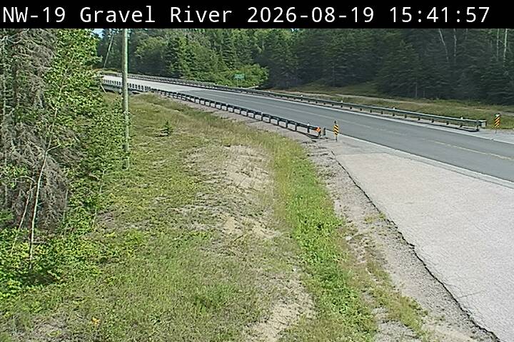Latest Ontario 511 image at Highway 17 near Gravel River