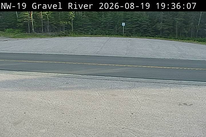 Latest Ontario 511 image at Highway 17 near Gravel River