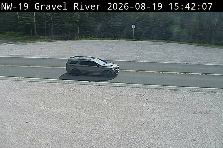 Latest Ontario 511 image at Highway 17 near Gravel River